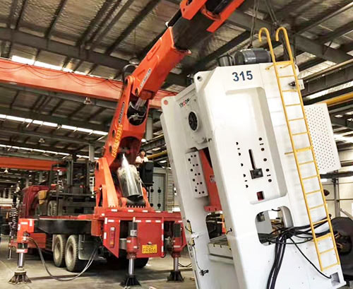 怀宁县附近随车吊出租，轻松解决运输难题