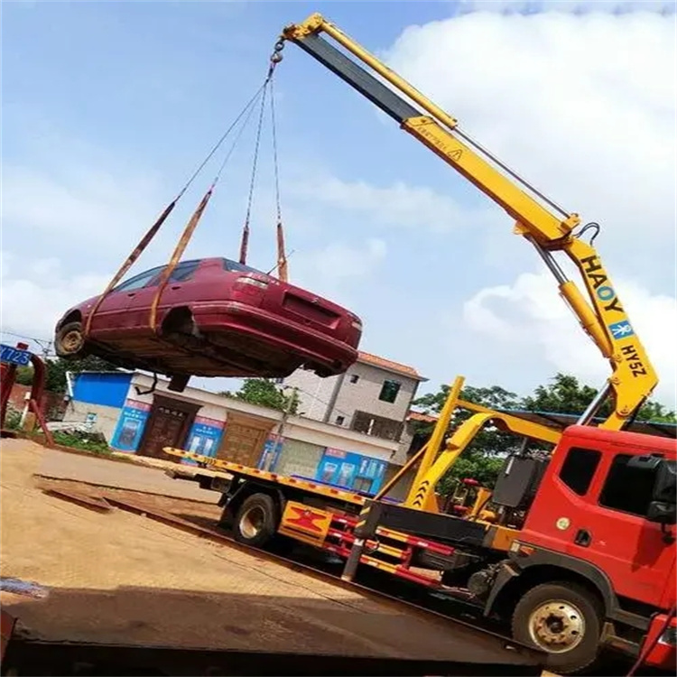 怀宁县吊车吊汽车的正确方法